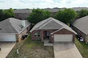 4204 Sapphire Ln, Granbury, TX 76049 - Photo 7