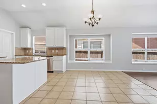 636 Brooks St, Crowley, TX 76036 - Photo 9