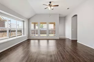 636 Brooks St, Crowley, TX 76036 - Photo 7