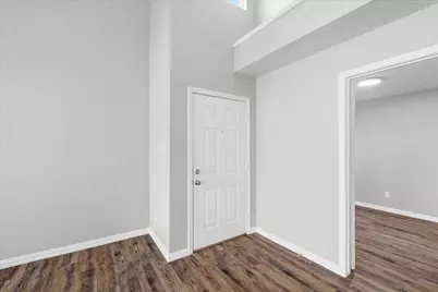 956 Sylvan Creek Drive, Lewisville, TX 75067 - Photo 9