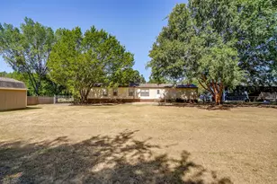 557 Surrey Ln, Burleson, TX 76028 - Photo 19