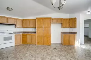 557 Surrey Ln, Burleson, TX 76028 - Photo 7