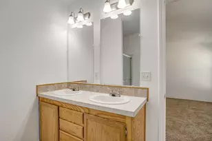 557 Surrey Ln, Burleson, TX 76028 - Photo 13