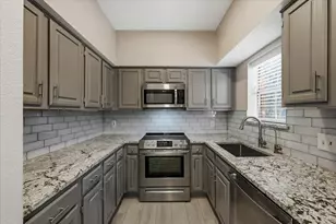 400 Pebble Way, Arlington, TX 76006 - Photo 9