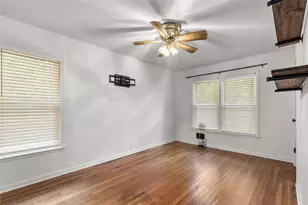 1015 W Sycamore St, Sherman, TX 75092 - Photo 17