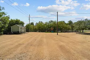 1910 Circleview Dr, Weatherford, TX 76087 - Photo 33