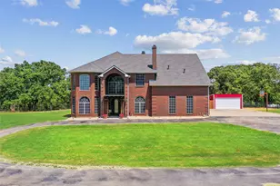 2380 W Sherman Dr, Aubrey, TX 76227 - Photo 1