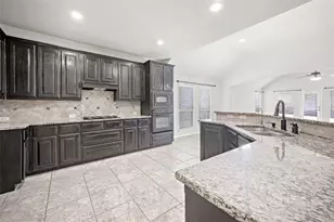 10005 Petrified Tree Ln, McKinney, TX 75072 - Photo 9