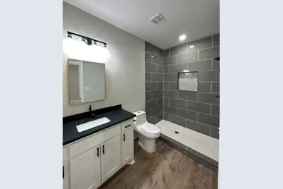 914 W Baker Street, Denison, TX 75020 - Photo 11
