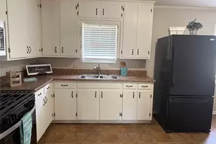 404 W Heron St, Denison, TX 75020 - Photo 11