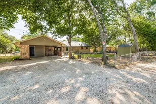 407 Floyd St, Waxahachie, TX 75165 - Photo 21