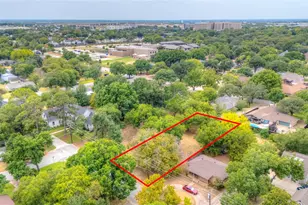 310 Blevins St, Grapevine, TX 76051 - Photo 15