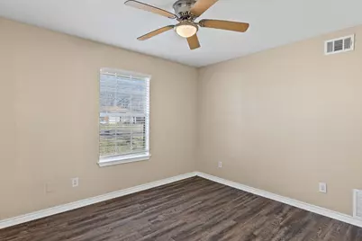207 E Travis Street, Leonard, TX 75452 - Photo 17