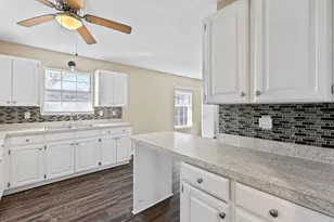 207 E Travis St, Leonard, TX 75452 - Photo 11