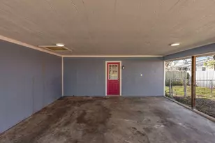 207 E Travis St, Leonard, TX 75452 - Photo 5