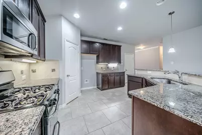 5735 Mountain Hollow Drive, Dallas, TX 75249 - Photo 7