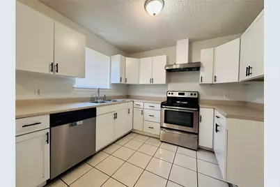 121 N Heights Drive, Crowley, TX 76036 - Photo 5