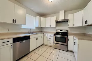 121 N Heights Dr, Crowley, TX 76036 - Photo 5
