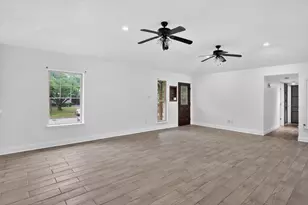 516 Post Oak Ln, Burleson, TX 76028 - Photo 11