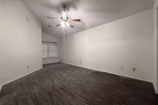 1334 Mimosa Ln, Lewisville, TX 75077 - Photo 11