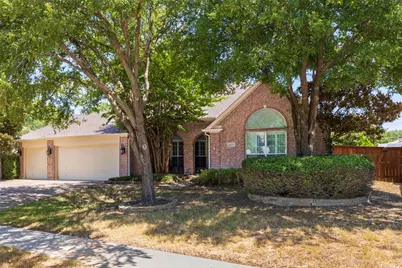 1620 Babbling Brook Drive, Grand Prairie, TX 75050 - Photo 3