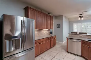 1620 Babbling Brook Dr, Grand Prairie, TX 75050 - Photo 15