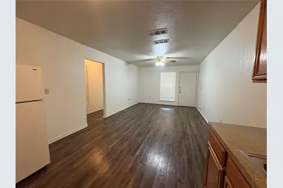 1112 Williams Avenue #D, Cleburne, TX 76033 - Photo 9