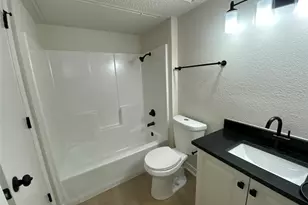 10355 Limestone Dr, Dallas, TX 75217 - Photo 9
