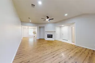 1532 Marion Dr, Dallas, TX 75211 - Photo 3