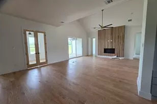 22103 Greenbriar Dr, Whitney, TX 76692 - Photo 3