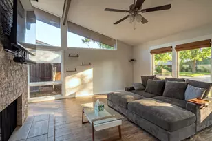 2811 Crowley Ct, Arlington, TX 76012 - Photo 7
