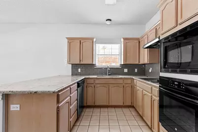 2805 Inniswood Circle, Arlington, TX 76015 - Photo 7