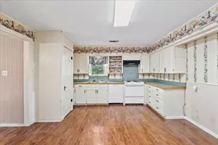 309 SW 5th St, Kerens, TX 75144 - Photo 11