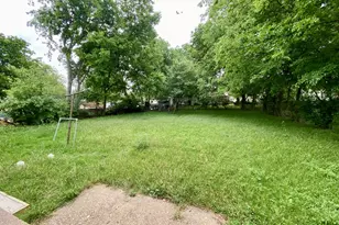 6710 Petain Ave, Dallas, TX 75227 - Photo 13