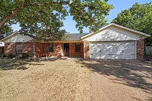 1510 Surry Pl Dr, Cleburne, TX 76033 - Photo 1