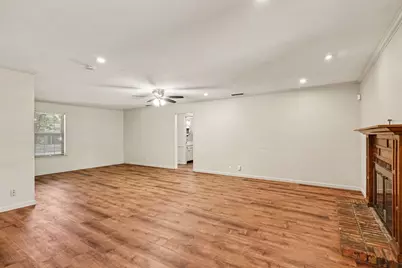 1510 Surry Place Drive, Cleburne, TX 76033 - Photo 3