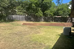 1001 Stableway Ln, Bedford, TX 76022 - Photo 9