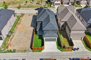 800 Caroline Dr, Celina, TX 75009 - Photo 5