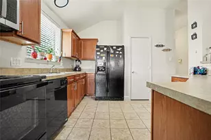 1333 Illinois Ave, Lancaster, TX 75134 - Photo 11
