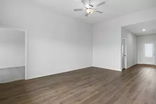 9609 Logan Sq Dr, Fort Worth, TX 76140 - Photo 7