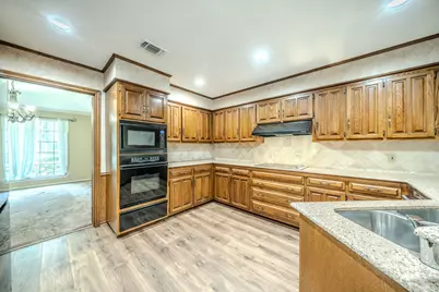 1803 Oak Grove Drive, Arlington, TX 76013 - Photo 9