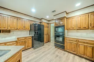 1803 Oak Grove Dr, Arlington, TX 76013 - Photo 7