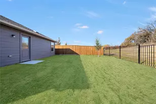 11025 Triple Crown Ct, Providence Village, TX 76227 - Photo 23