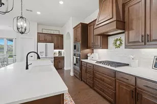 313 Bowrider Ln, Granbury, TX 76049 - Photo 15