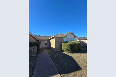 1451 Brook Meadow Circle, Lancaster, TX 75134 - Photo 11