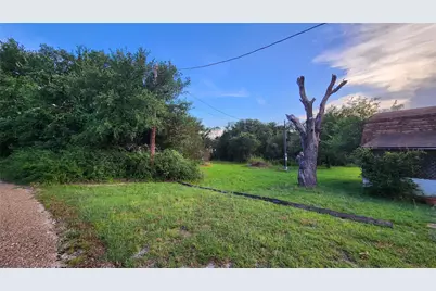 3012 Moon Court, Granbury, TX 76049 - Photo 3