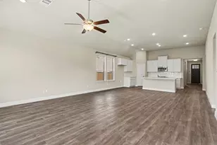 2806 Grand Lookout Ln, Arlington, TX 76001 - Photo 3
