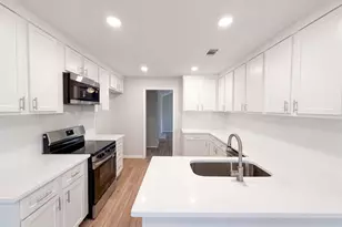 813 Wheelwood Dr, Hurst, TX 76053 - Photo 3
