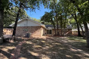 813 Wheelwood Dr, Hurst, TX 76053 - Photo 19