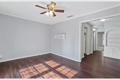 210 W Willingham Street #B, Cleburne, TX 76033 - Photo 3